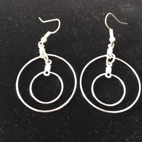 - 2/$30 April concentric circle earrings handmade hoop  l1 1/2 inch - Picture 1 of 5
